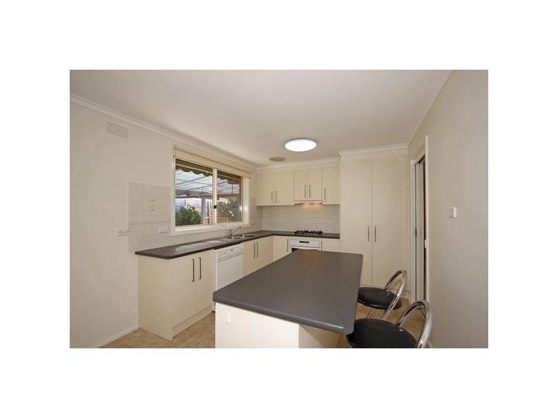 1 Raymond Avenue, Langwarrin VIC 3910