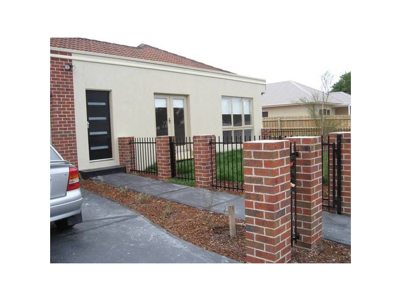 1/8 Lewis Street, Frankston VIC 3199