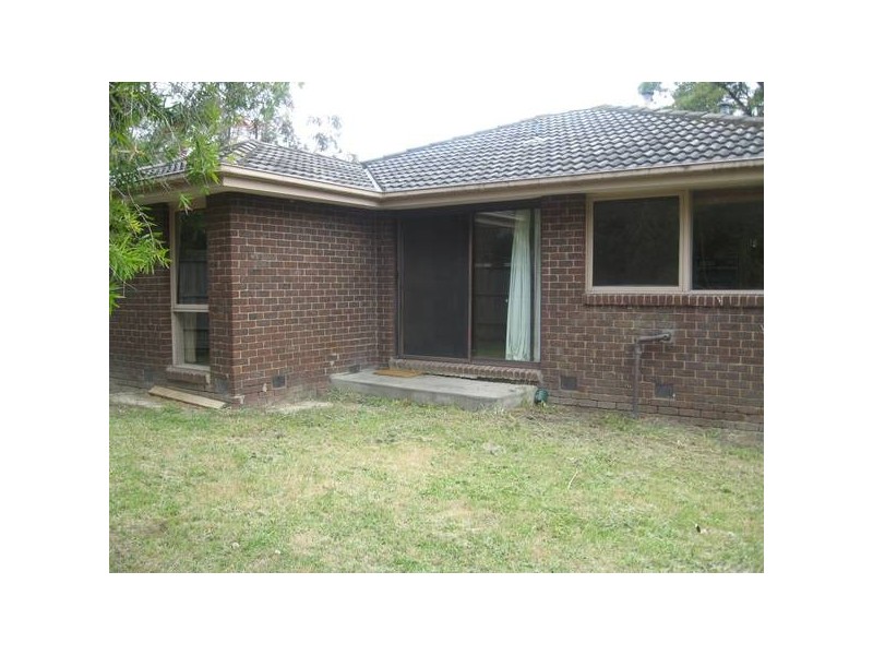 6 Finisterre Court, Frankston VIC 3199
