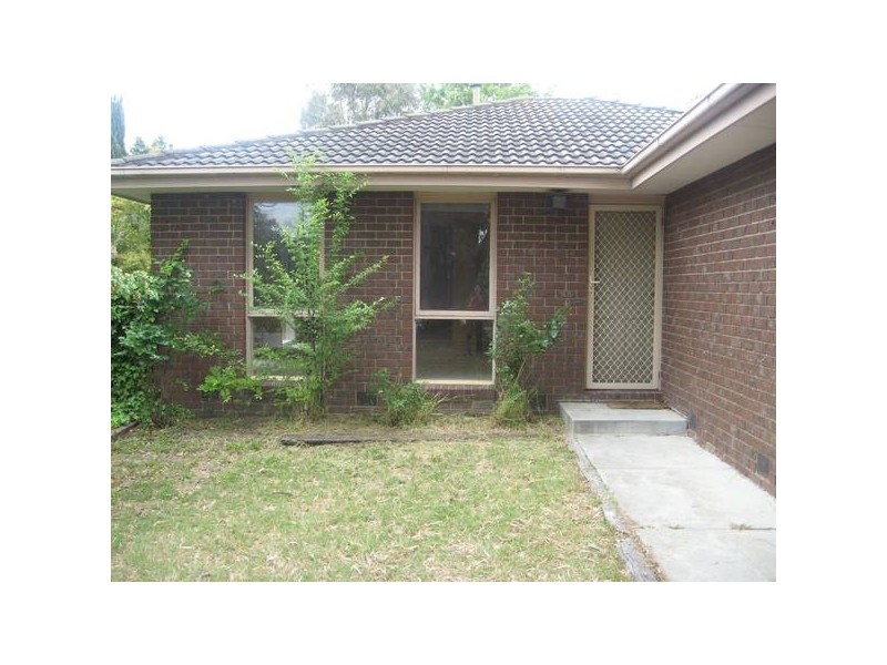 6 Finisterre Court, Frankston VIC 3199