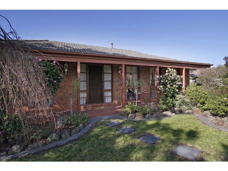 32 Raphael Crescent, Frankston VIC 3199