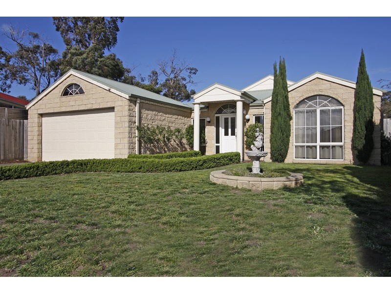 8 Luke Court, Frankston South VIC 3199