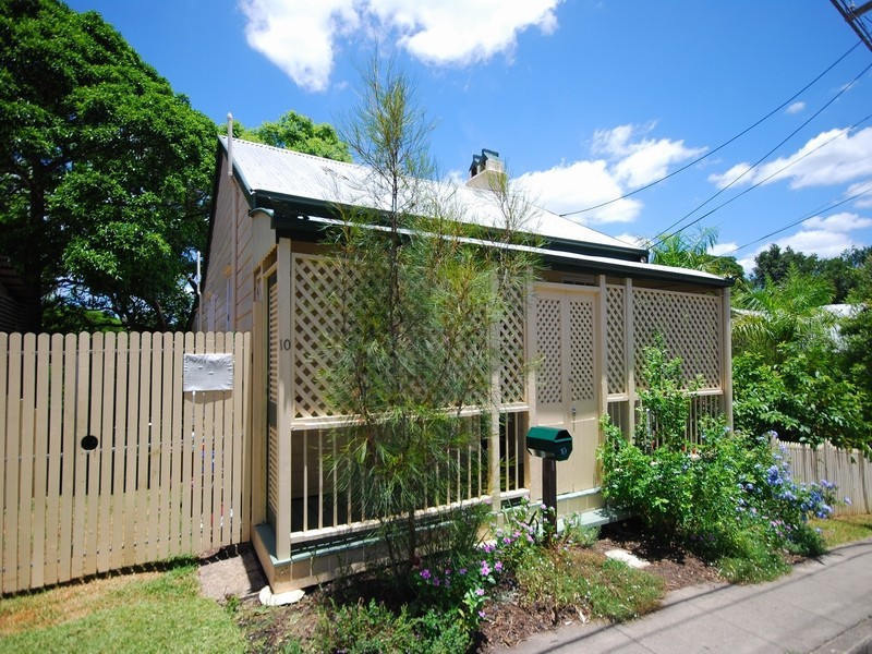 10 Young Street, Milton QLD 4064