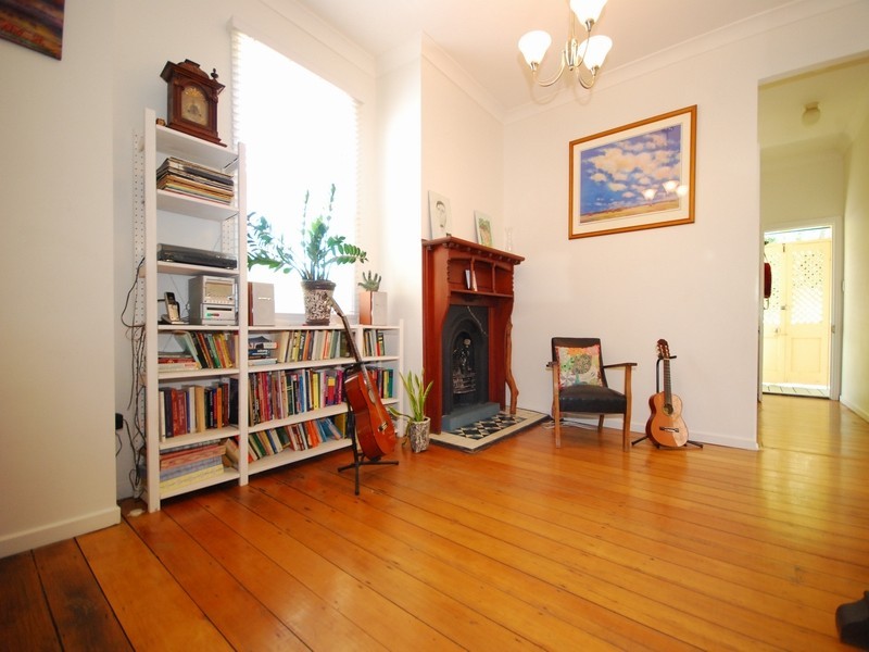 10 Young Street, Milton QLD 4064