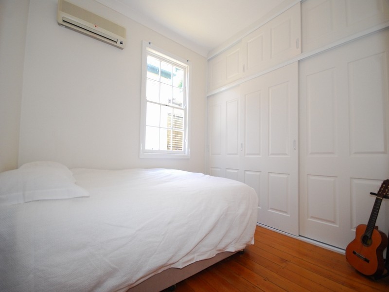 10 Young Street, Milton QLD 4064