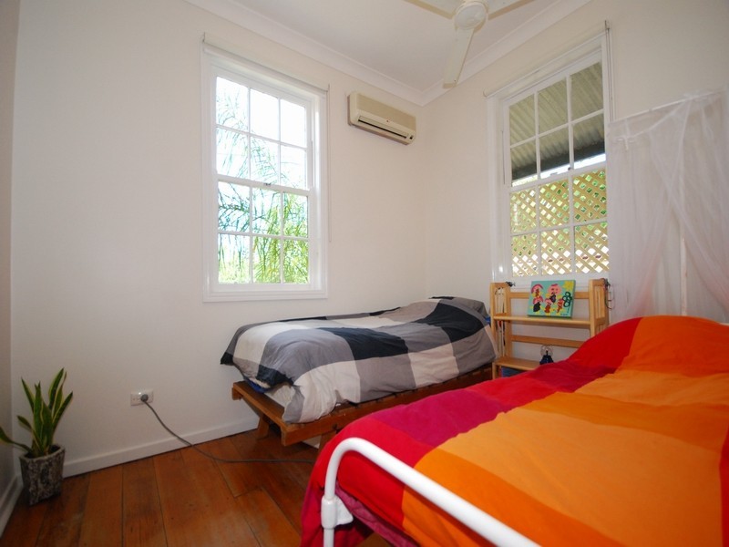 10 Young Street, Milton QLD 4064