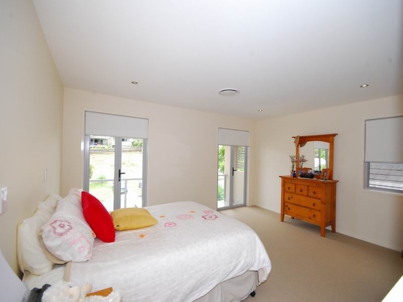 30 Melbourne Avenue, Camp Hill QLD 4152