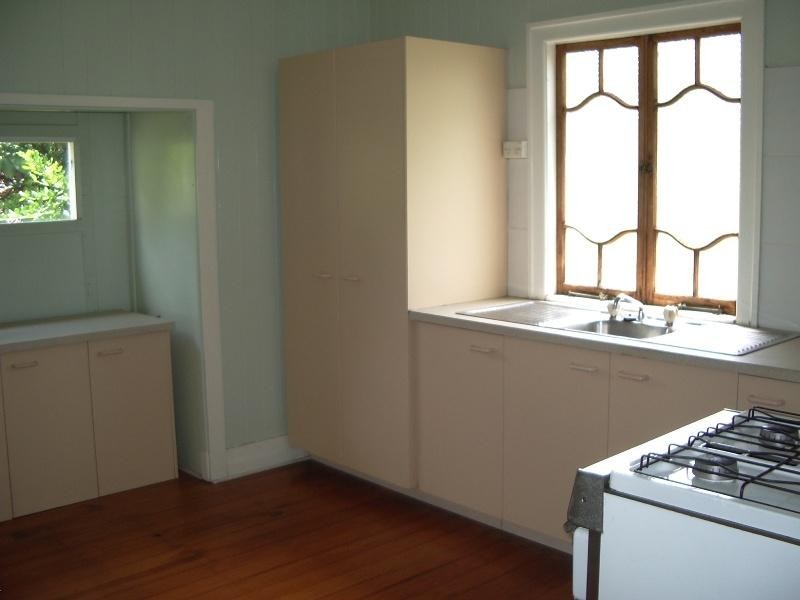 9 Fleming Road, Herston QLD 4006