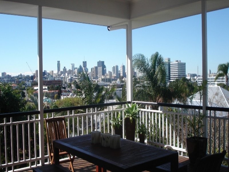 21 Hobbs Street, Auchenflower QLD 4066