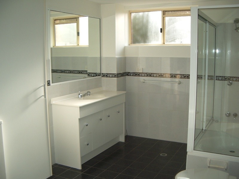 4/19 Windsor Road, Red Hill QLD 4059