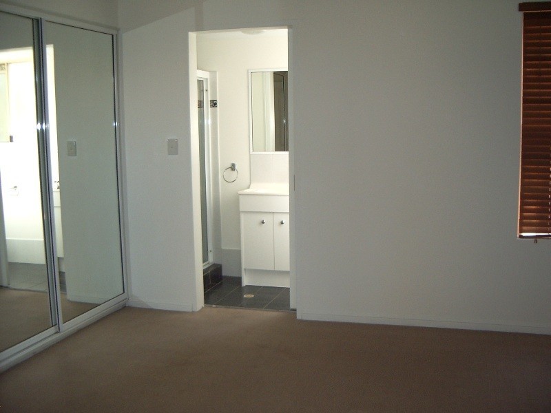 4/19 Windsor Road, Red Hill QLD 4059