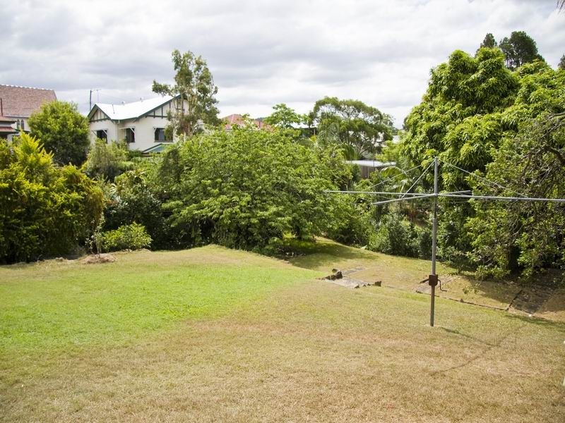 7 The Crescent, Ashgrove QLD 4060