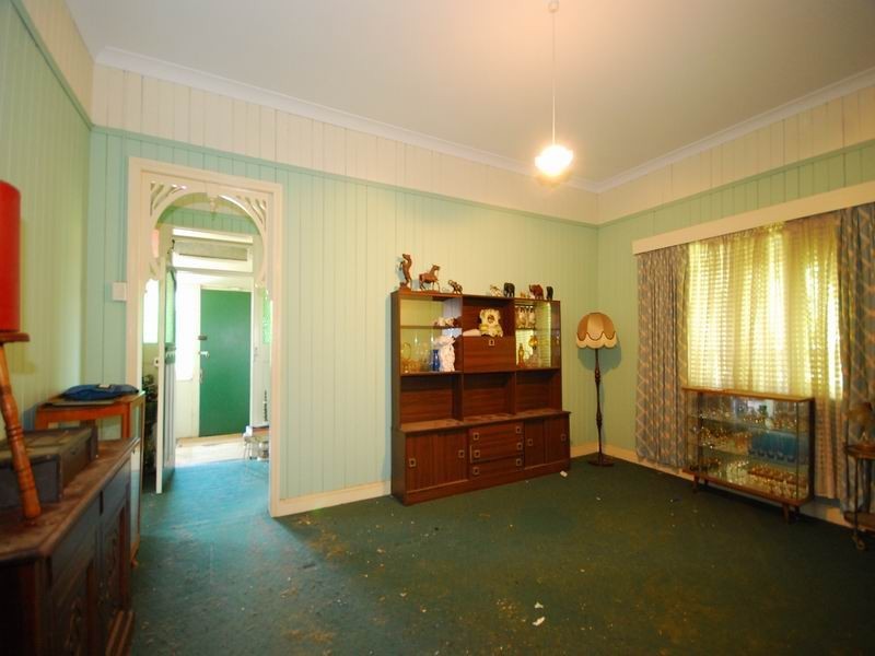 12 Gray Road, West End QLD 4101