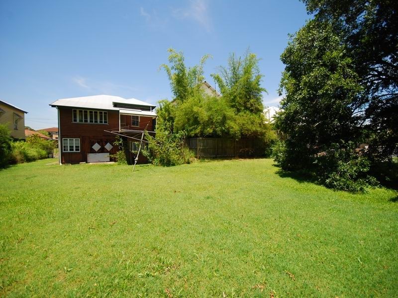 12 Gray Road, West End QLD 4101