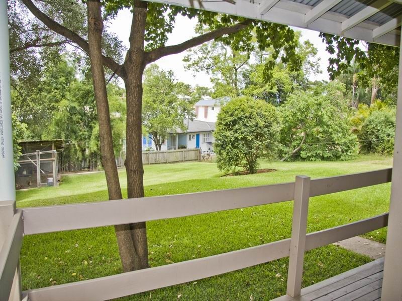 16 Wienholt Street, Auchenflower QLD 4066
