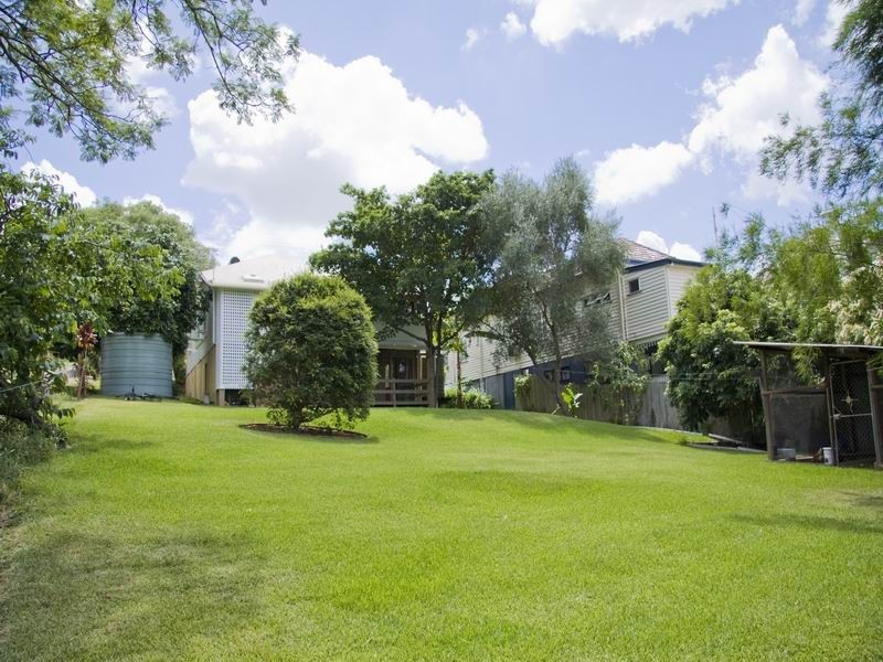 16 Wienholt Street, Auchenflower QLD 4066