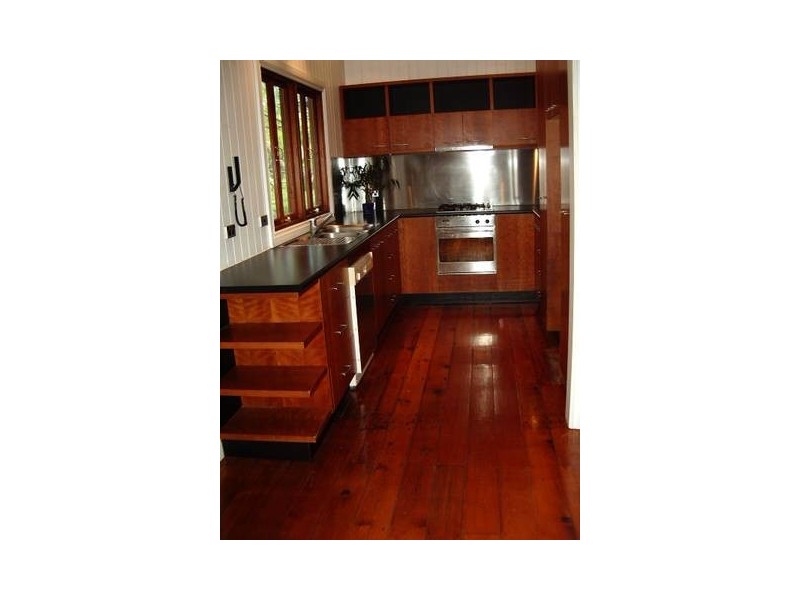 18 Mornington Street, Red Hill QLD 4059