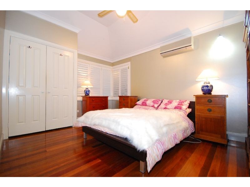 17 Golding Street, Toowong QLD 4066