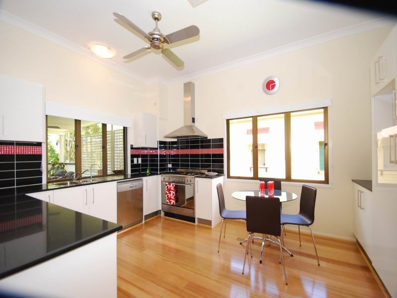 43 Stoneleigh Street, Albion QLD 4010