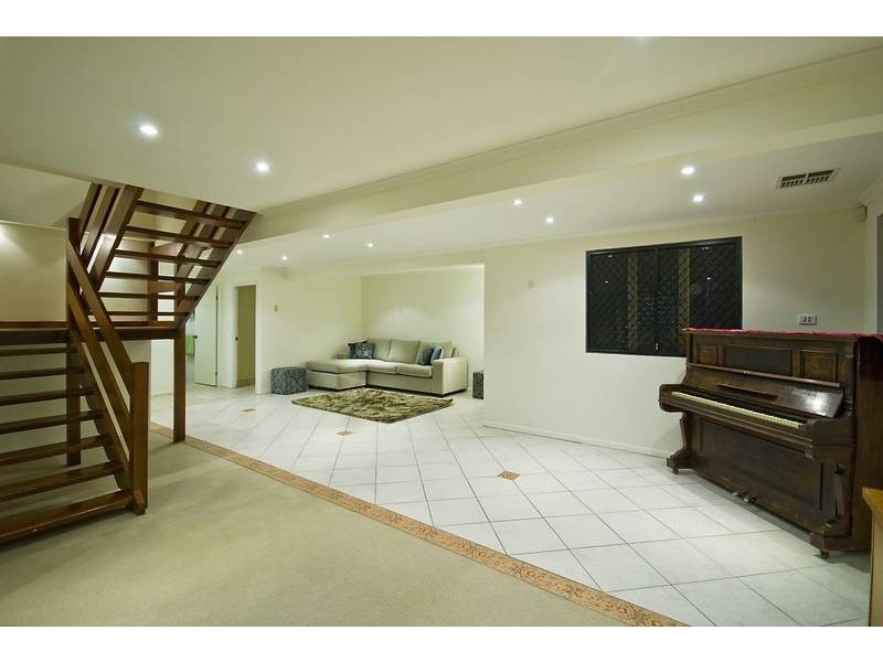 43 Stoneleigh Street, Albion QLD 4010