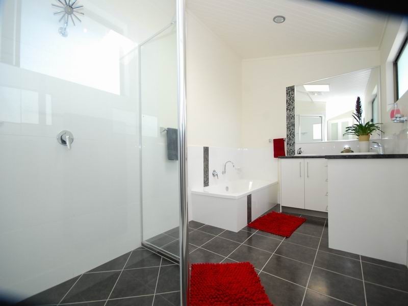 43 Stoneleigh Street, Albion QLD 4010