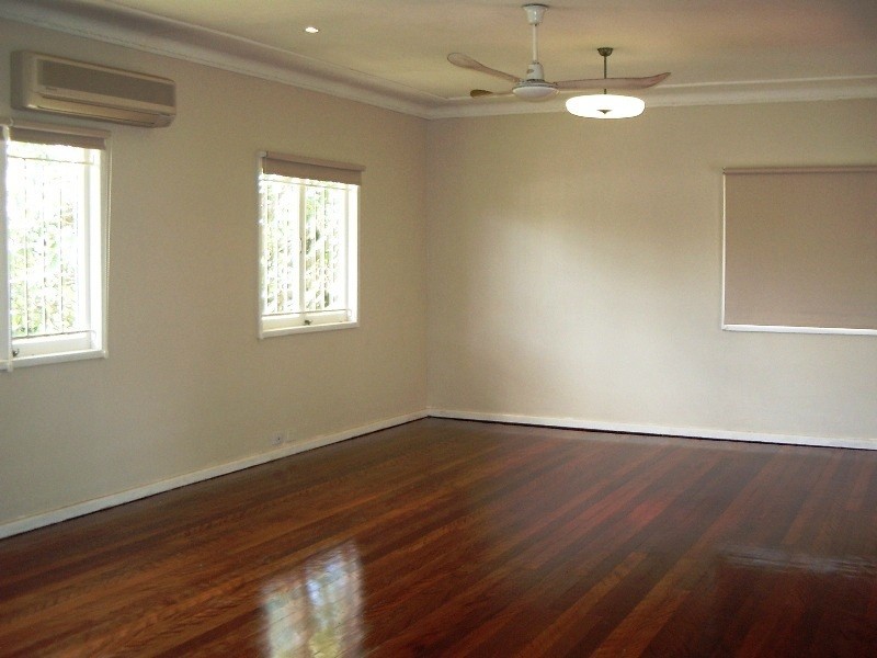 11 Fairseat Street, Bardon QLD 4065