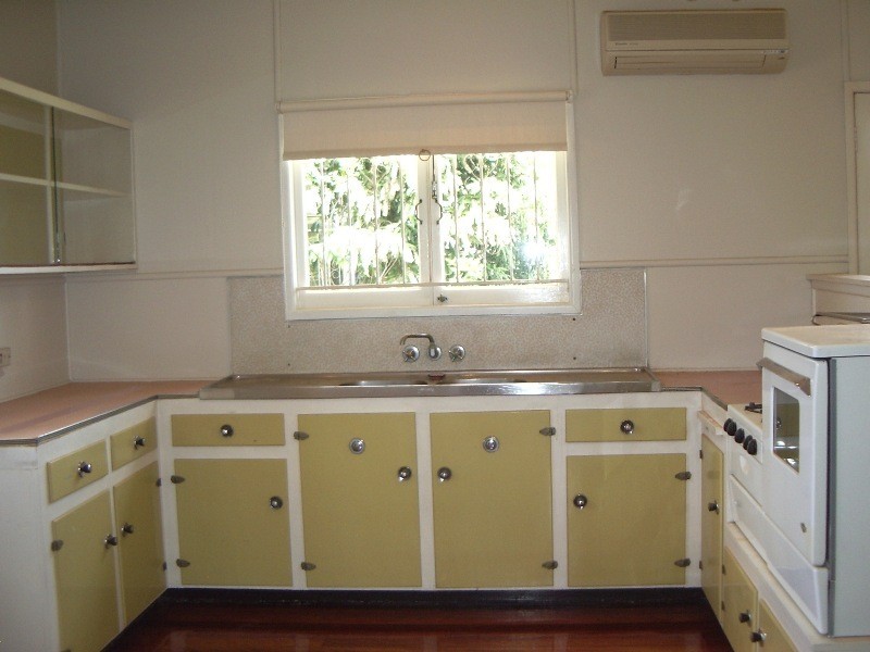 11 Fairseat Street, Bardon QLD 4065