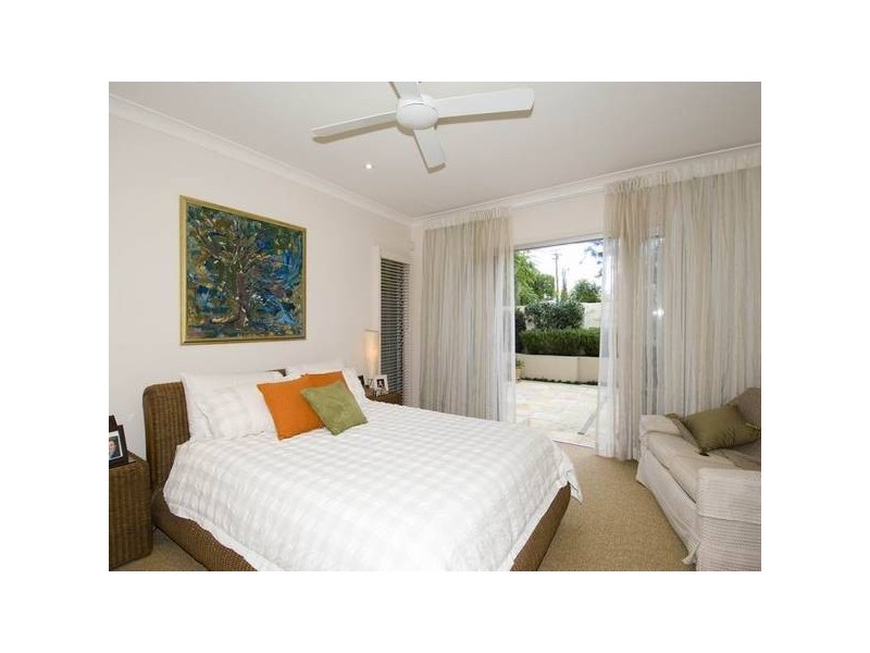 14 Walker Avenue, Newstead QLD 4006