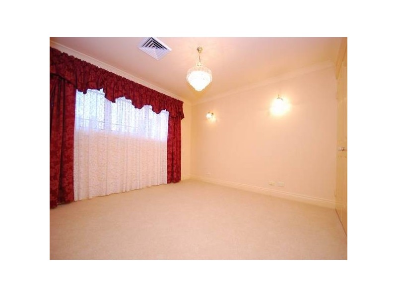 10 Victoria Avenue, Chelmer QLD 4068