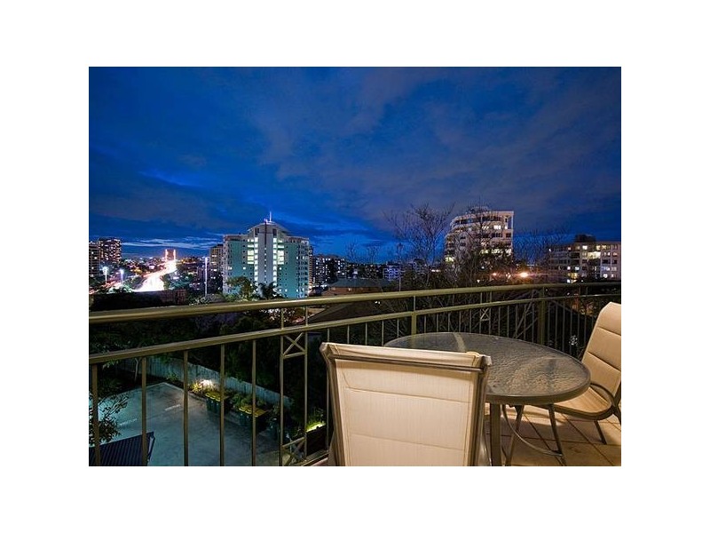9/446 Main Street, Kangaroo Point QLD 4169