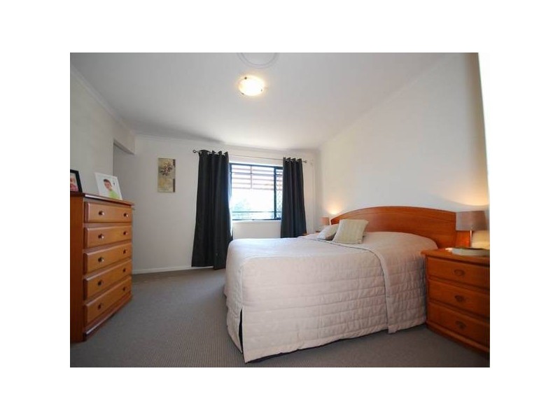 72 Brisbane Corso, Fairfield QLD 4103