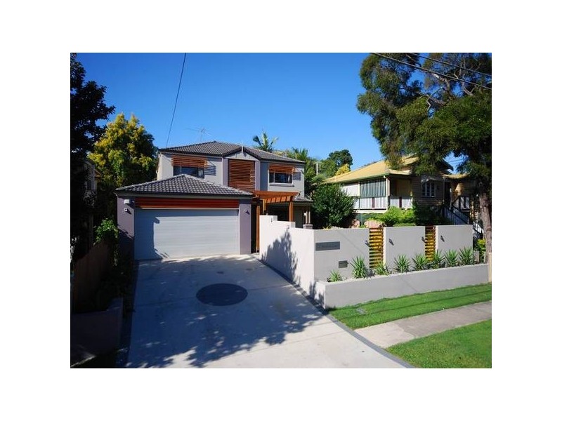 72 Brisbane Corso, Fairfield QLD 4103