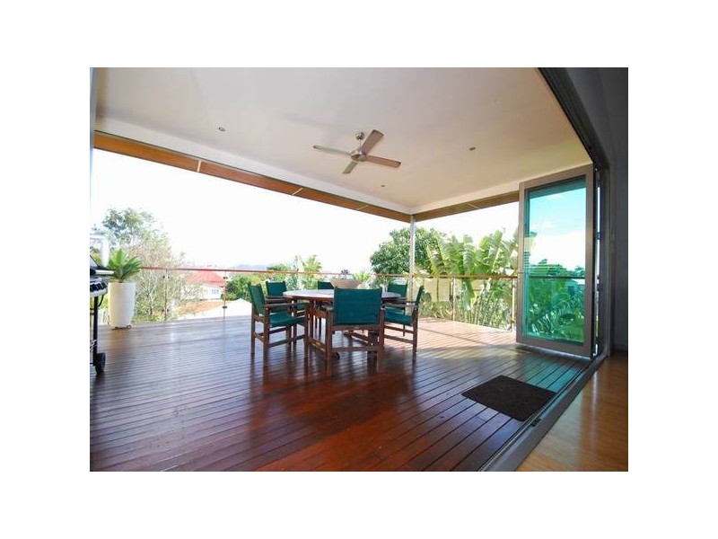 2 Harriet Street, Red Hill QLD 4059