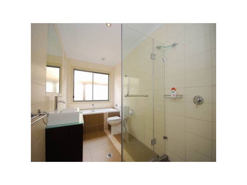 2 Harriet Street, Red Hill QLD 4059