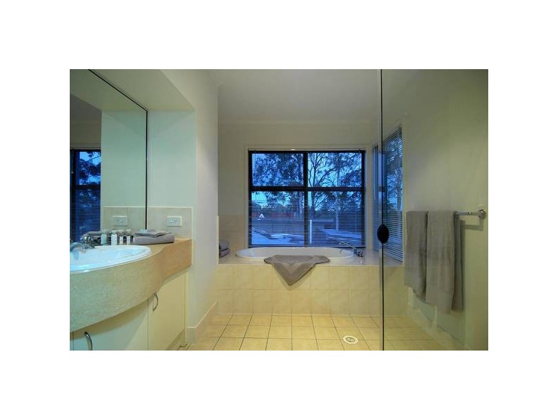 30 Carroll Street, Bardon QLD 4065