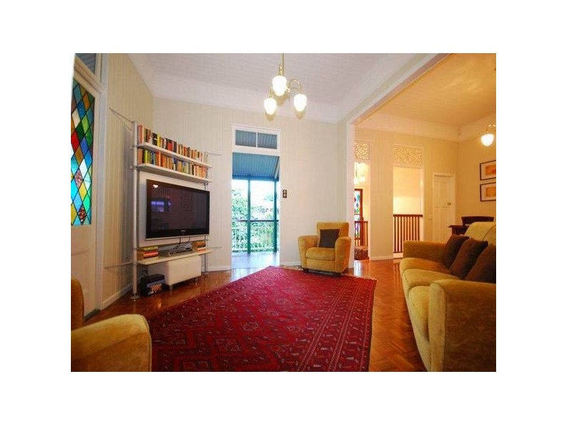 4 Dacre Street, Toowong QLD 4066