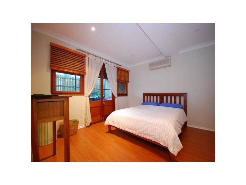 4 Dacre Street, Toowong QLD 4066