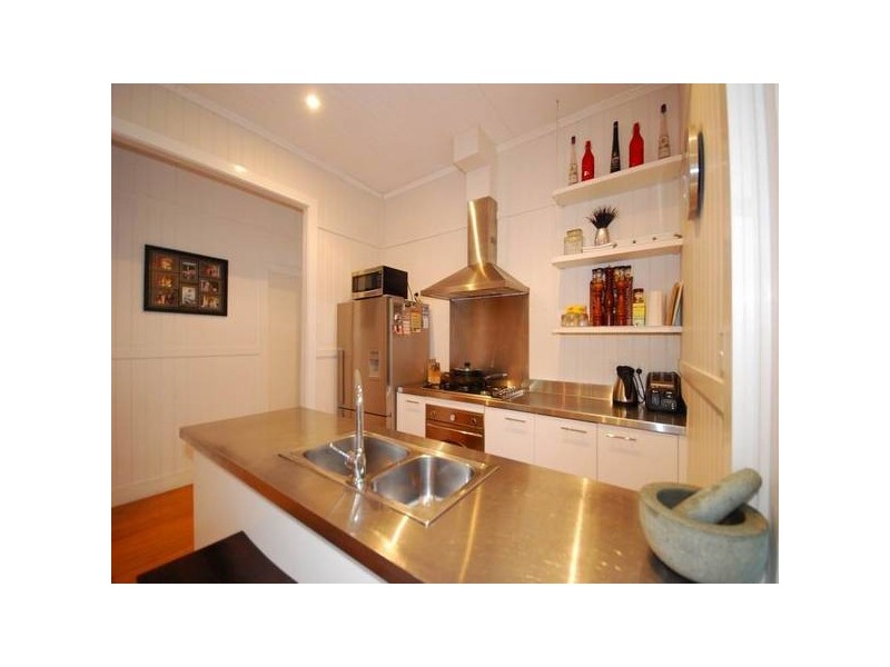 17 Warmington Street, Paddington QLD 4064