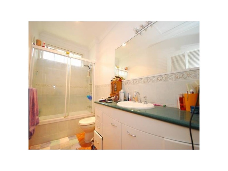 1 Keltie Street, Taringa QLD 4068