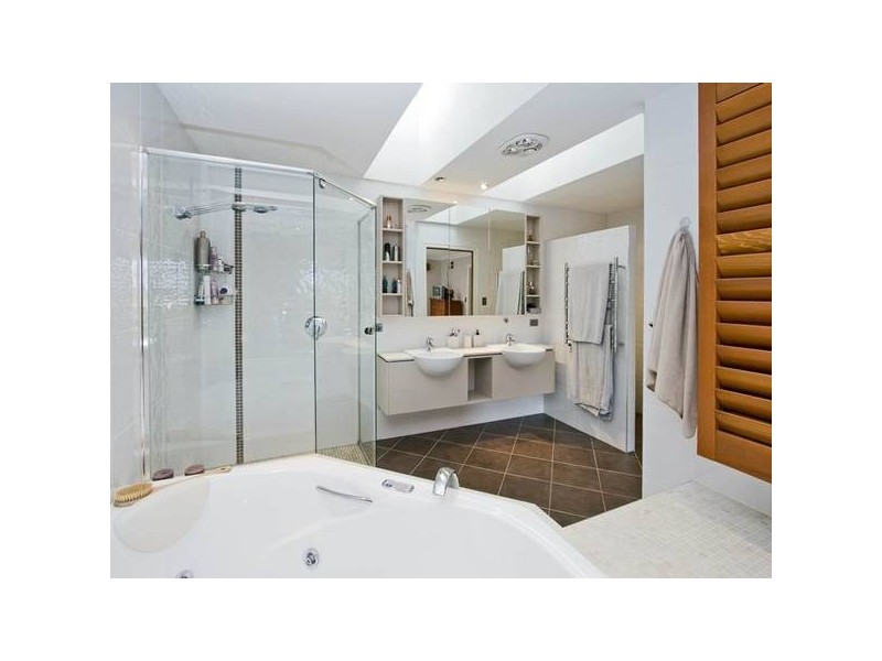 33 Meiers Road, Indooroopilly QLD 4068