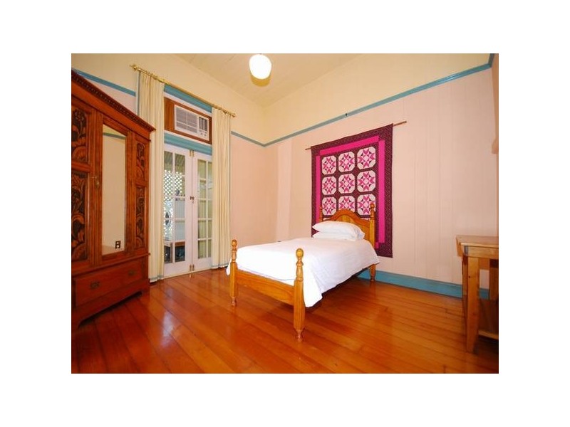 94 McLean Parade, Ashgrove QLD 4060