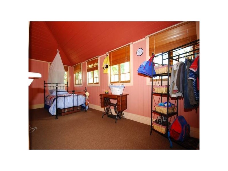 94 McLean Parade, Ashgrove QLD 4060