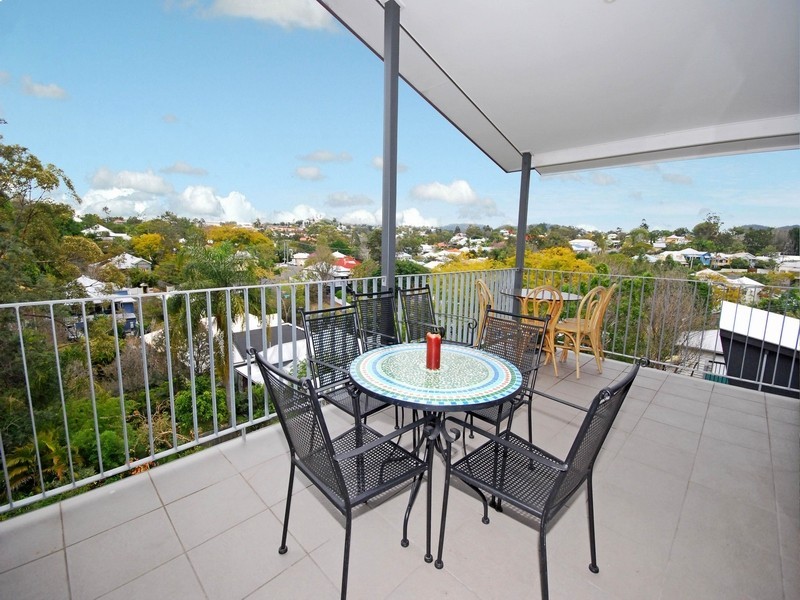 2/56 Arthur Terrace, Red Hill QLD 4059