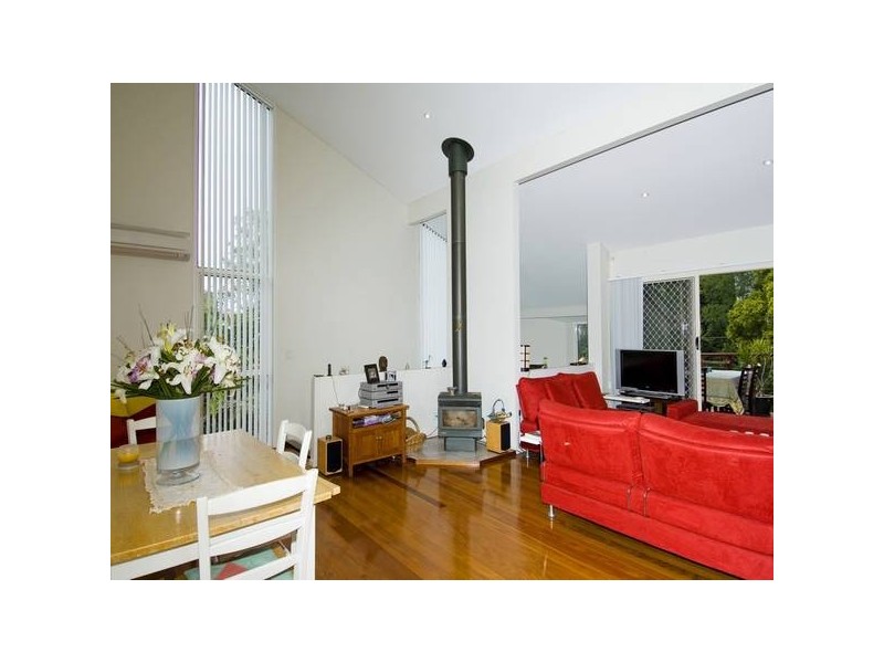 11 Gordon Road, Bardon QLD 4065