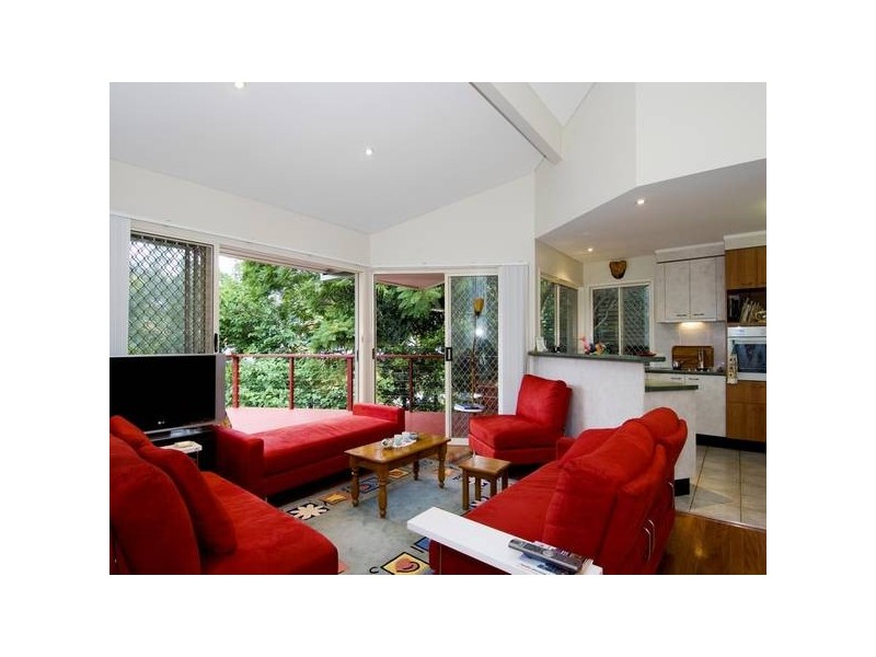 11 Gordon Road, Bardon QLD 4065