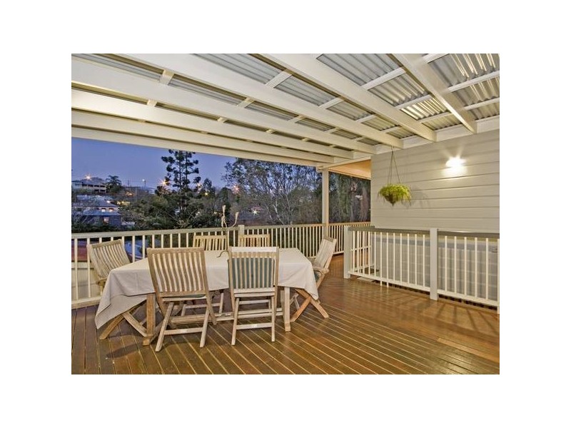 36 Mornington Street, Red Hill QLD 4059