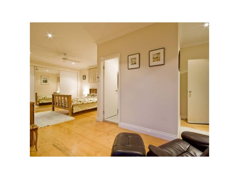 36 Mornington Street, Red Hill QLD 4059