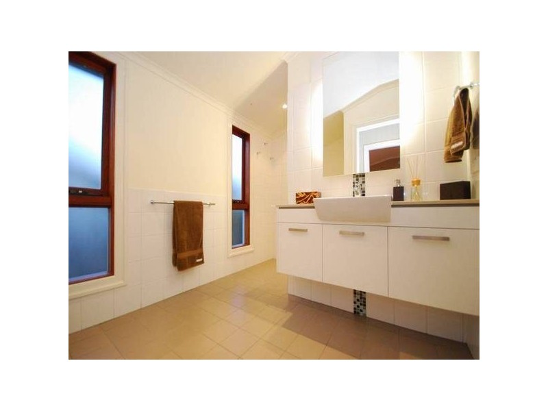 50 Leslie Street, Bardon QLD 4065