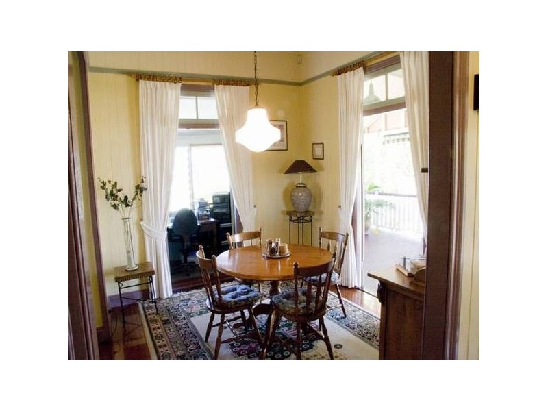 35 Foster Street, Newmarket QLD 4051