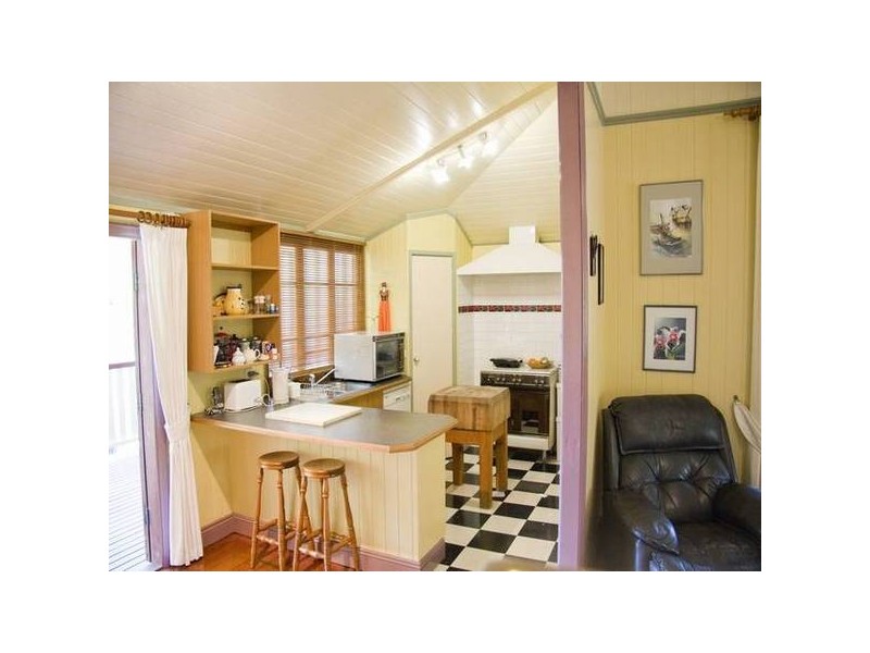 35 Foster Street, Newmarket QLD 4051